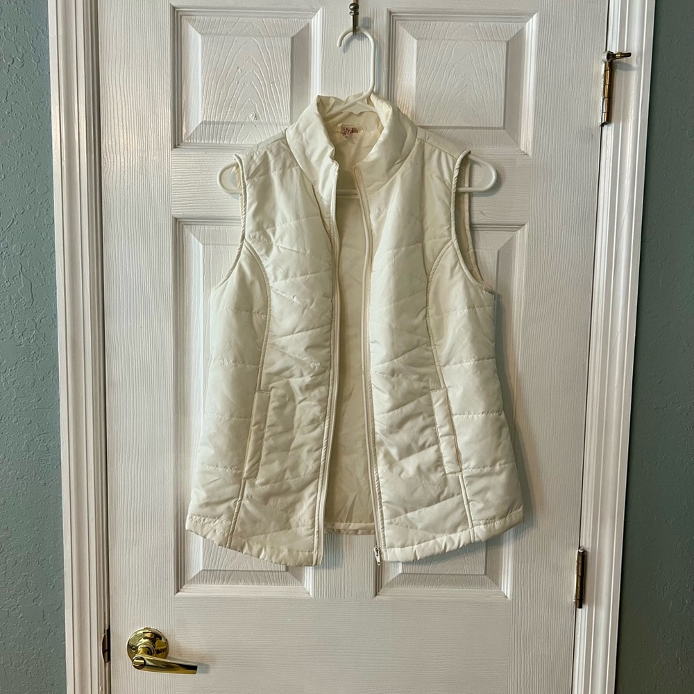Red Camel Women’s White Quilted Sleeveless Vest Size Medium
